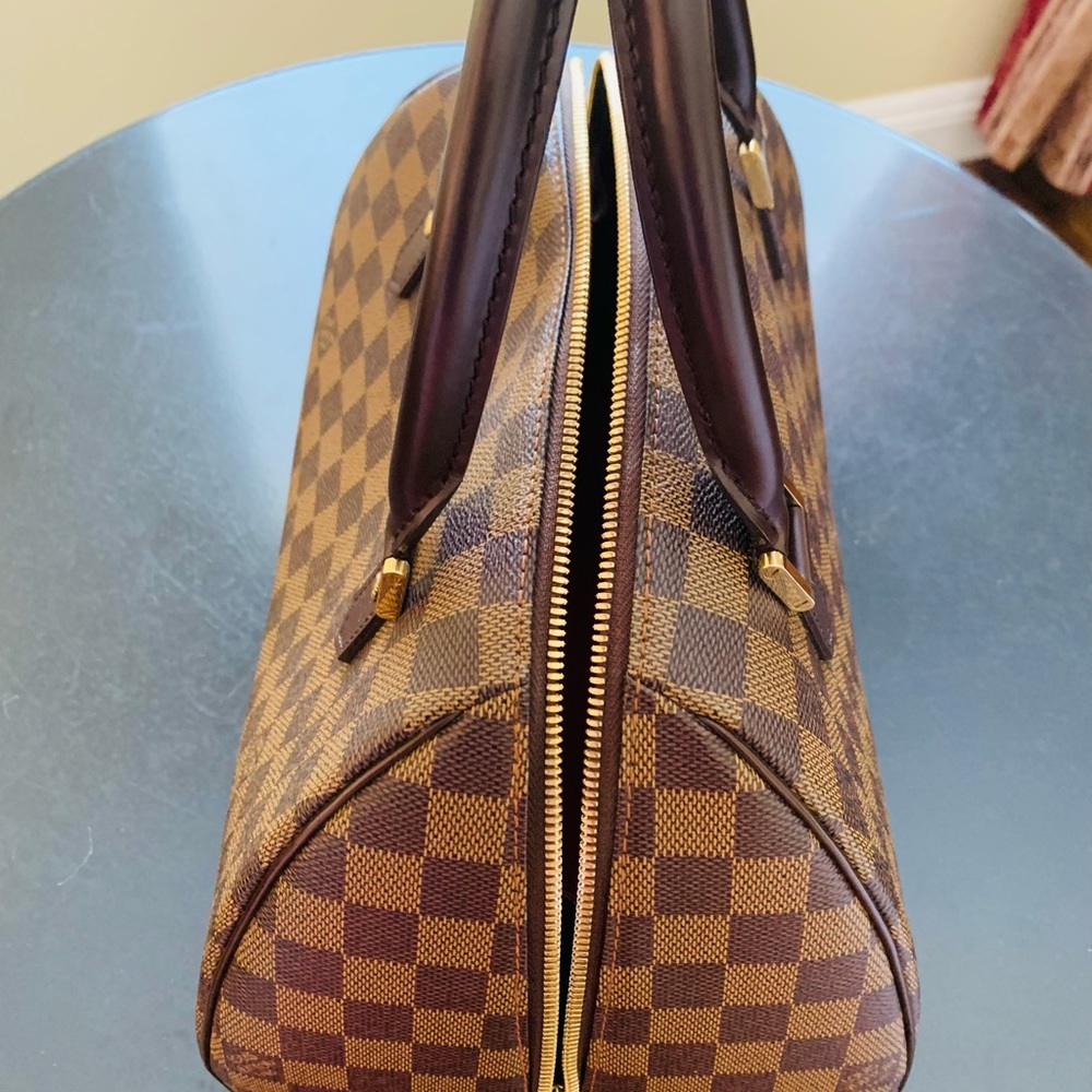 Authentic LV Ribera mm size - Picture 8 of 9